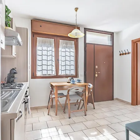 Daire Guesthost - La Nicchia Dei Papi - Visarno Arena Lovely *