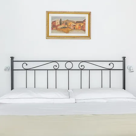 Guesthost - La Nicchia Dei Papi - Visarno Arena Lovely * Floransa