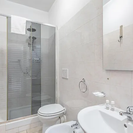 Guesthost - La Nicchia Dei Papi - Visarno Arena Lovely Daire *