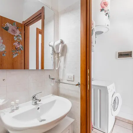 Guesthost - La Nicchia Dei Papi - Visarno Arena Lovely * Floransa